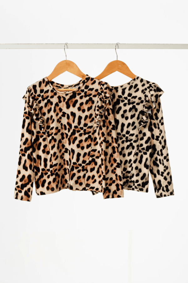 Remera con volados Carmela print