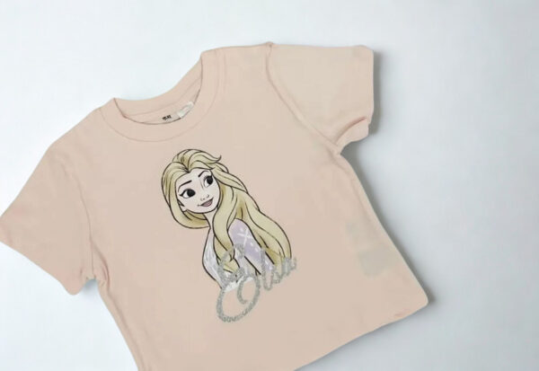 Remera Elsa Rosa H&M manga corta